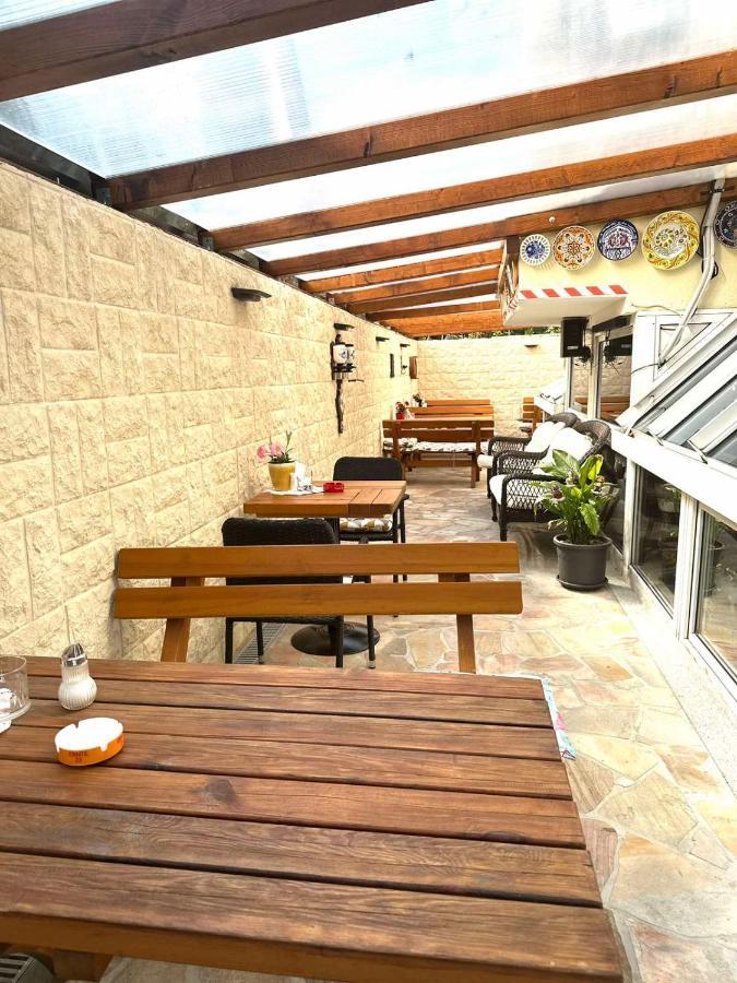 Aparthotel Guzulka & Restaurant Berlim Exterior foto